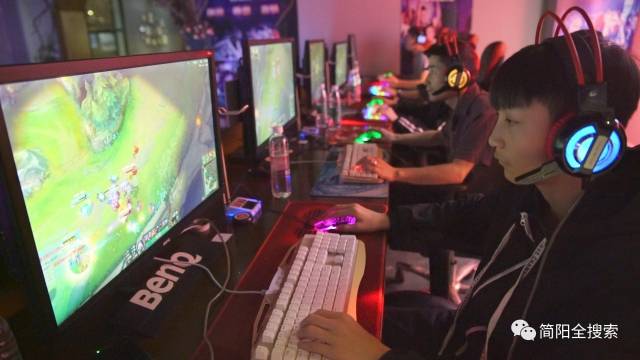 赞助管理的 赞助管理的